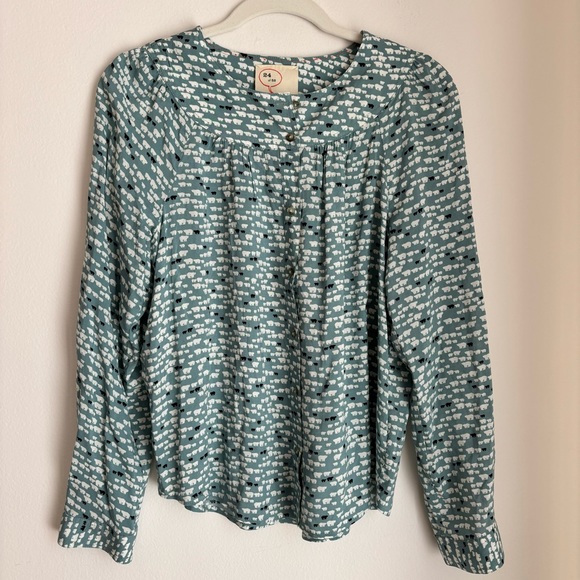 Anthropologie Tops - Anthropologie Conversations 24 of 52 polar bear print blouse too sleeve size 6!